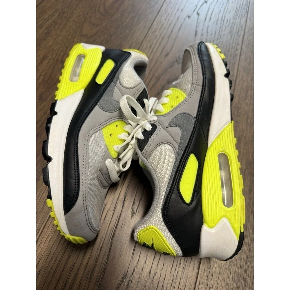 Nike Air Max 90 2020 Volt Size 9 women’s